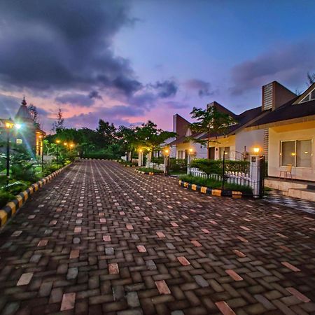 Pushpam Sanskruti Resort Karjat - A Pure Veg Resort Dhamni ภายนอก รูปภาพ