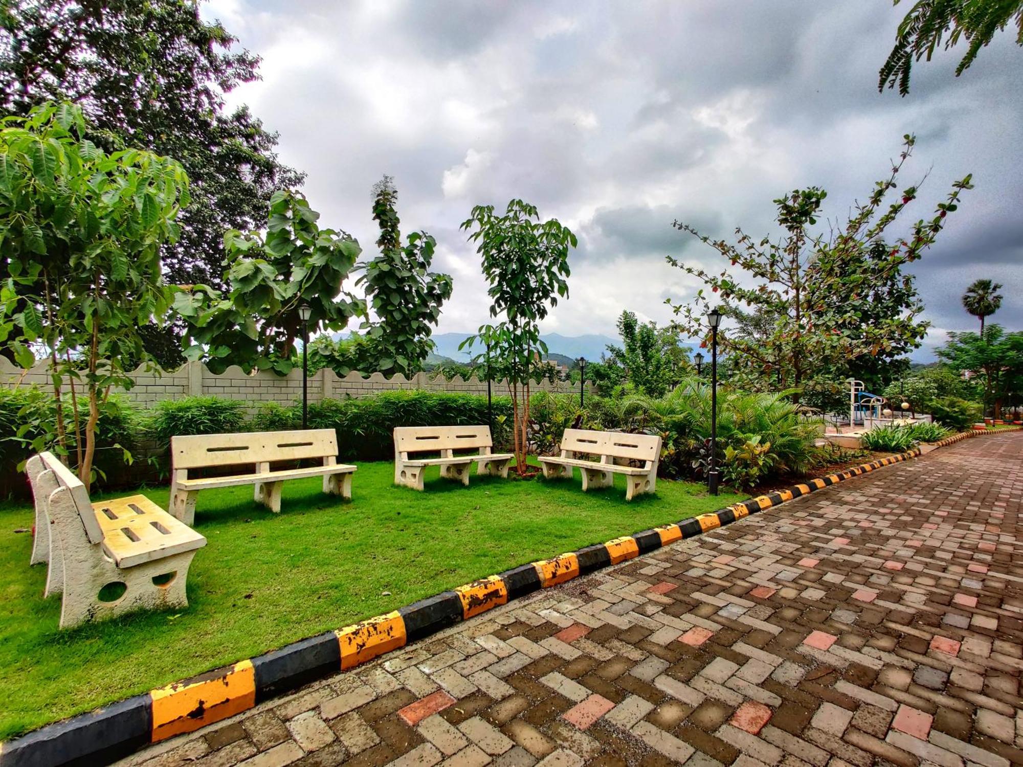 Pushpam Sanskruti Resort Karjat - A Pure Veg Resort Dhamni ภายนอก รูปภาพ