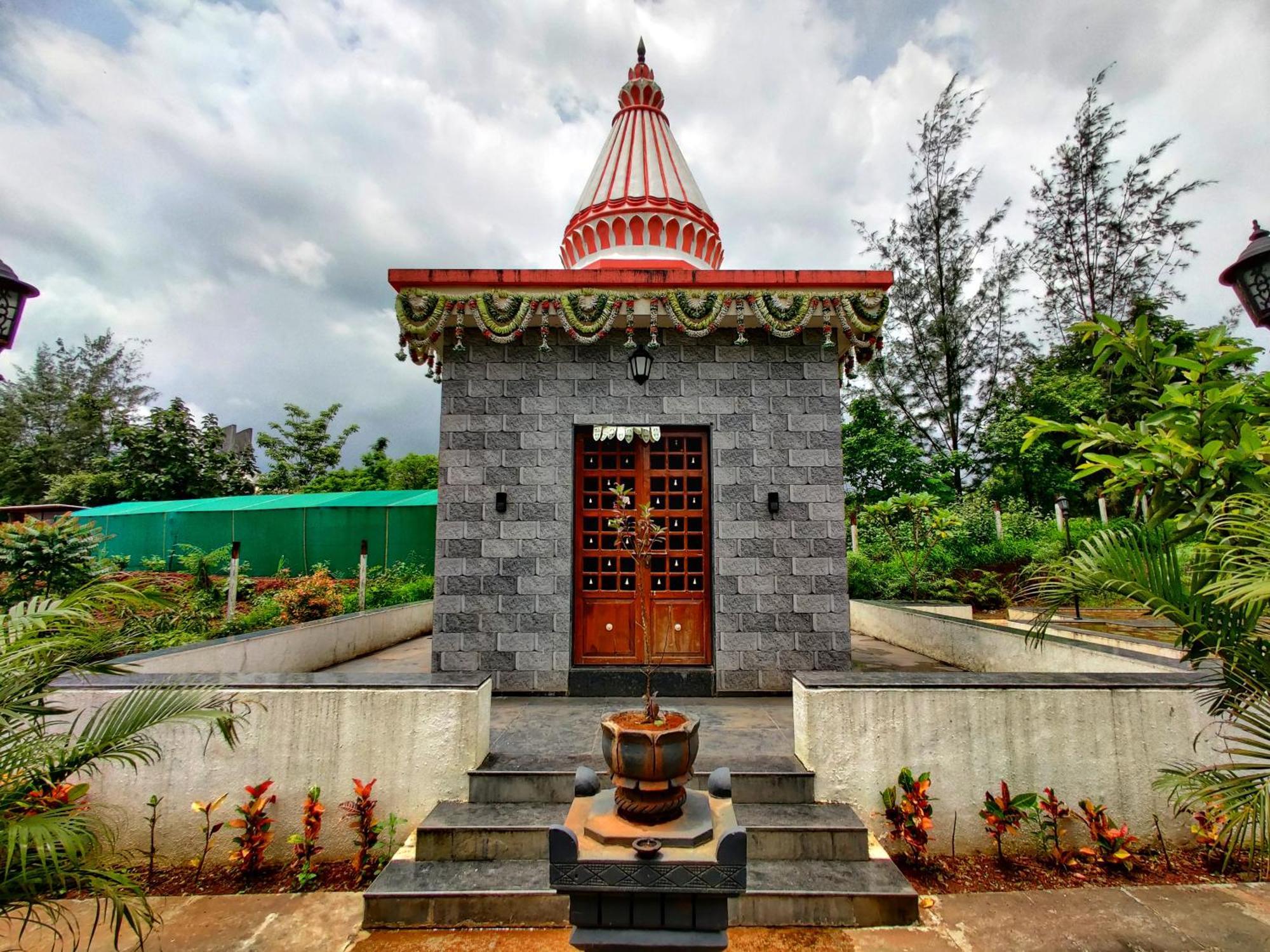 Pushpam Sanskruti Resort Karjat - A Pure Veg Resort Dhamni ภายนอก รูปภาพ