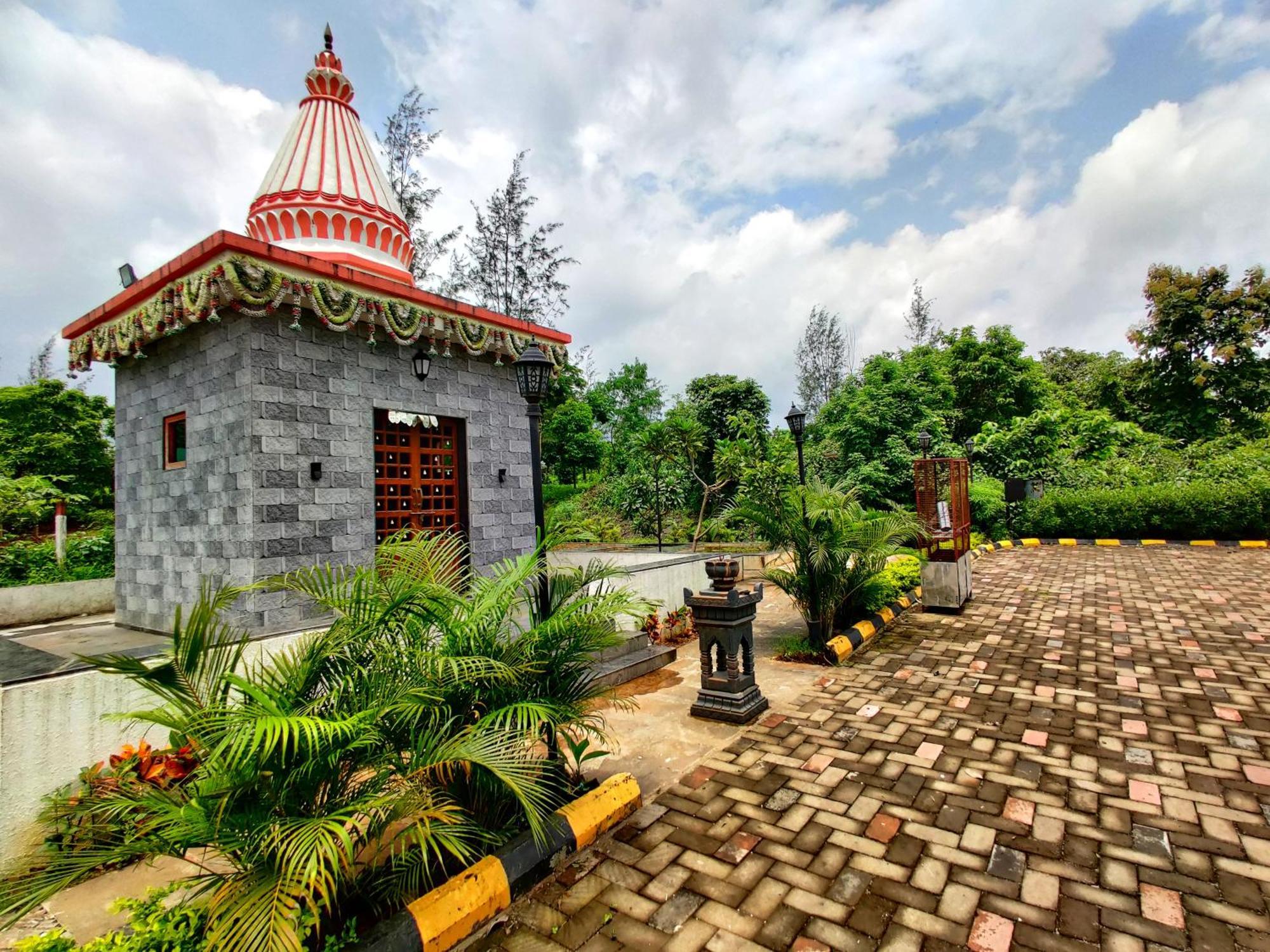 Pushpam Sanskruti Resort Karjat - A Pure Veg Resort Dhamni ภายนอก รูปภาพ