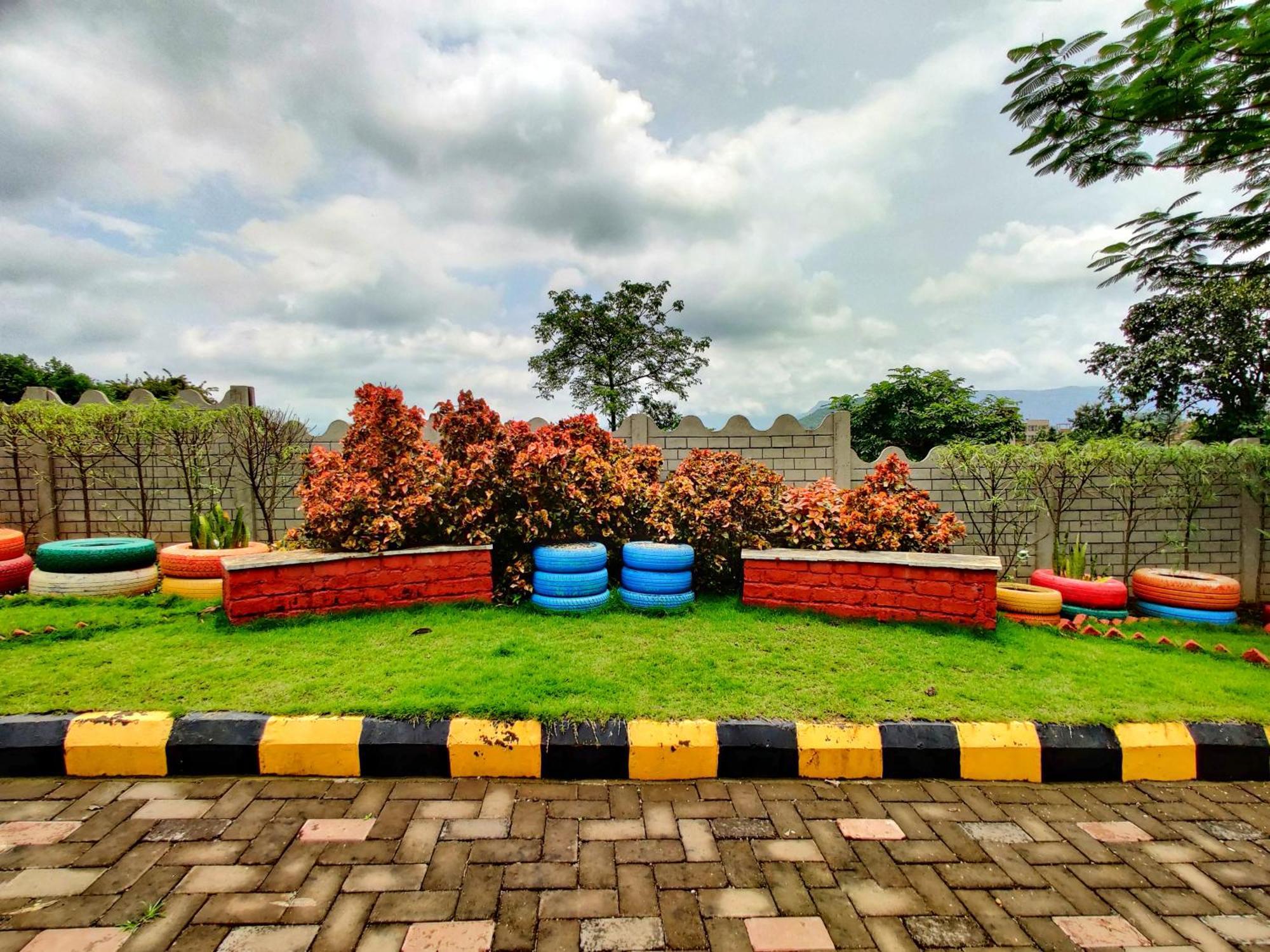 Pushpam Sanskruti Resort Karjat - A Pure Veg Resort Dhamni ภายนอก รูปภาพ
