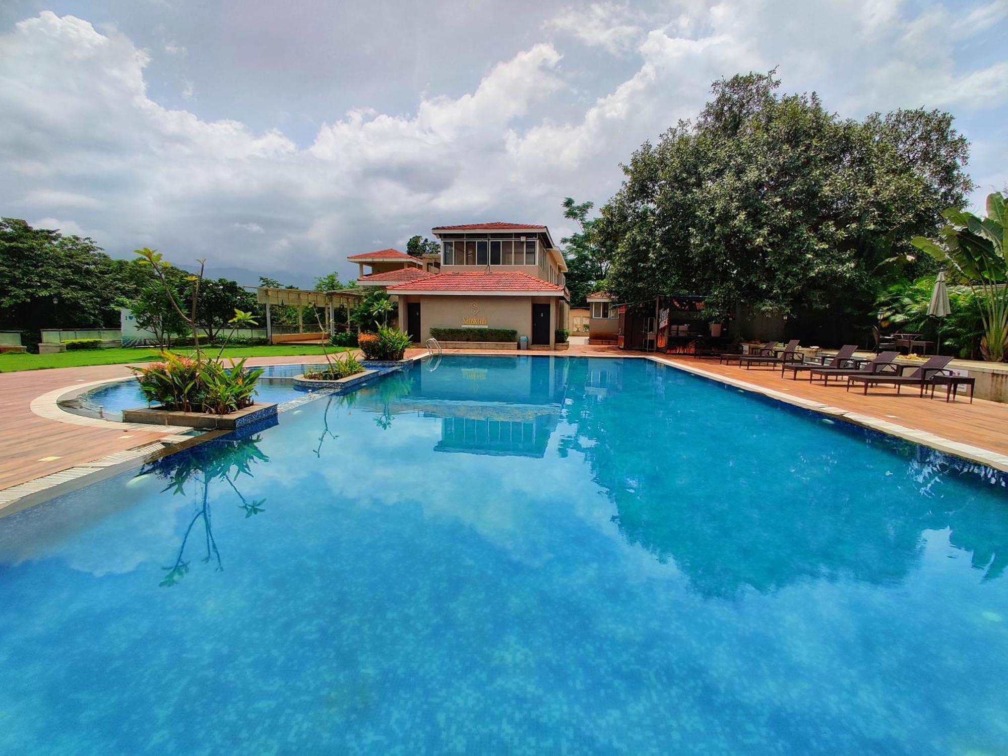 Pushpam Sanskruti Resort Karjat - A Pure Veg Resort Dhamni ภายนอก รูปภาพ