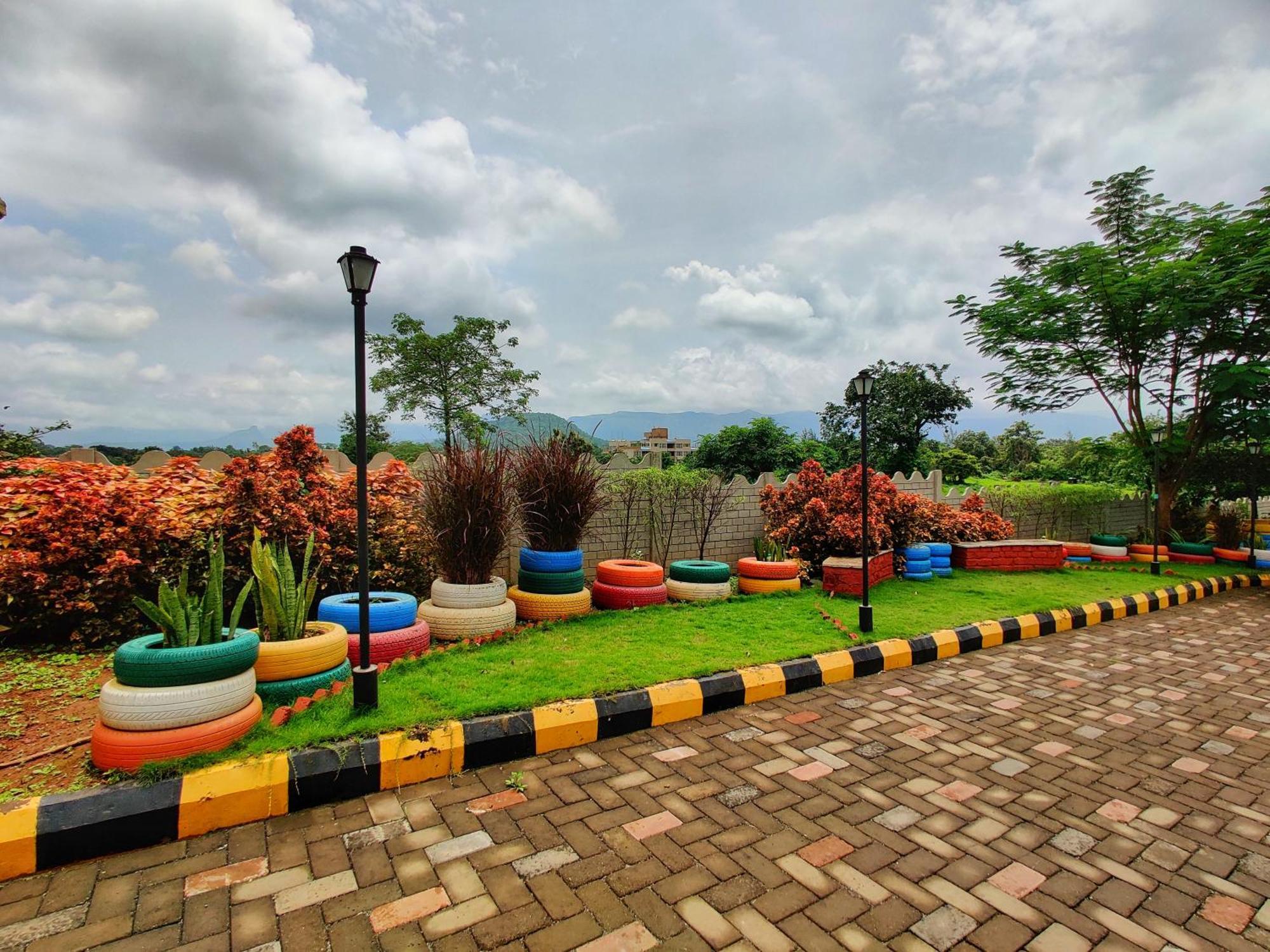 Pushpam Sanskruti Resort Karjat - A Pure Veg Resort Dhamni ภายนอก รูปภาพ